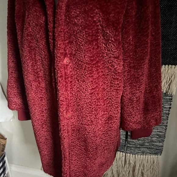 Nikki Jones crushed red hooded faux fur jacket NWT - Picture 4 of 10